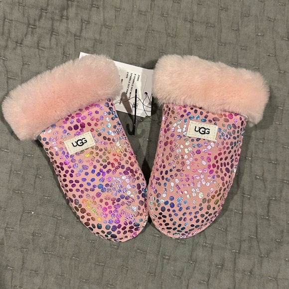 Pink Leather Ugg Mittens with Faux Fur Trim - Picture 2 of 3